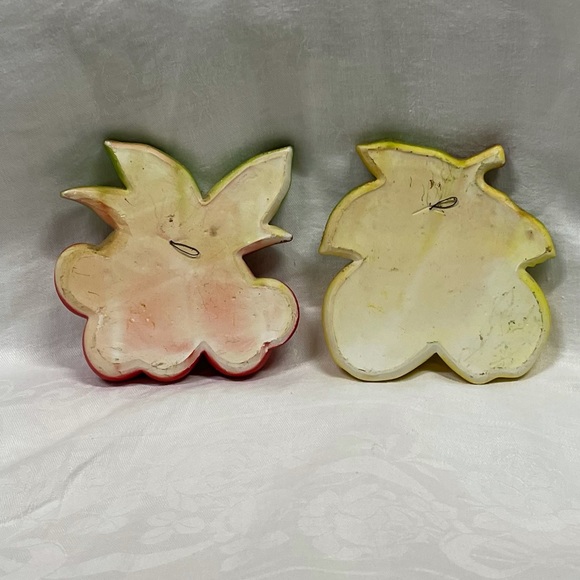 Vintage 1970s Mid Century Pair of Fruit Wall Art - Picture 5 of 6